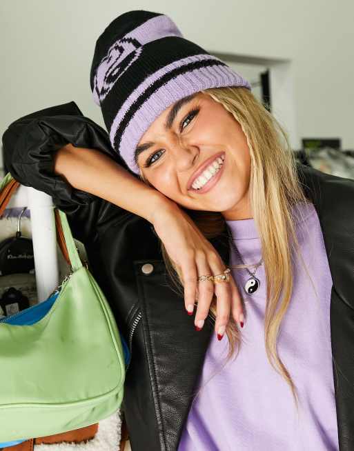 Topshop – Strickmütze in Flieder mit Yin-Yang-Motiv - LILAC