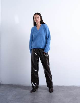 Topshop - Strickpullover in Blau mit V-Ausschnitt