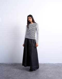 Model wearing Stripe contrast back long sleeve top in monochrome