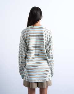 Model wearing Stripe long sleeve slouchy skater tee in beige