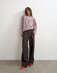 Model wearing Stripe long sleeve slouchy skater tee in grey