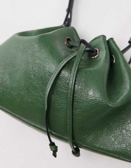 ★ TOPSHOP ★ バッグ Topshop Stroll ruched drawstring shoulder bag in green | ASOS