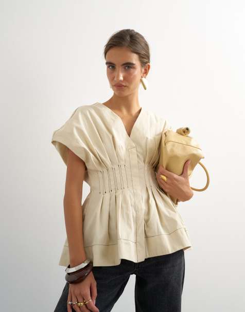 Topshop struktureret peplum-top med pintucks i beige - view 1