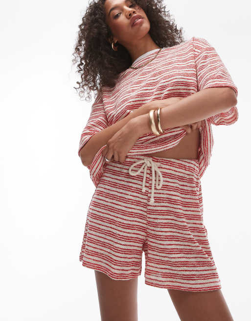 Topshop – Strukturierte Strand-Shorts mit roten Streifen