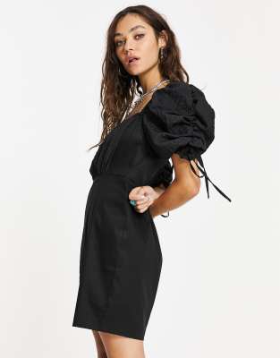 Topshop – Strukturiertes Minikleid in Schwarz mit eckigem Ausschnitt und Puffärmeln