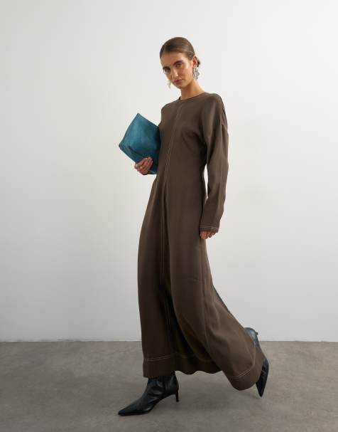 Topshop sukienka maxi z miękkiej tkaniny, z obniżoną linią pach, w kolorze czekoladowym, z kontrastowymi przeszyciami w kolorze ecru - view 1