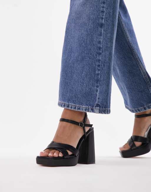Topshop – Sunny – Sandalen in Schwarz mit hoher Plateausohle