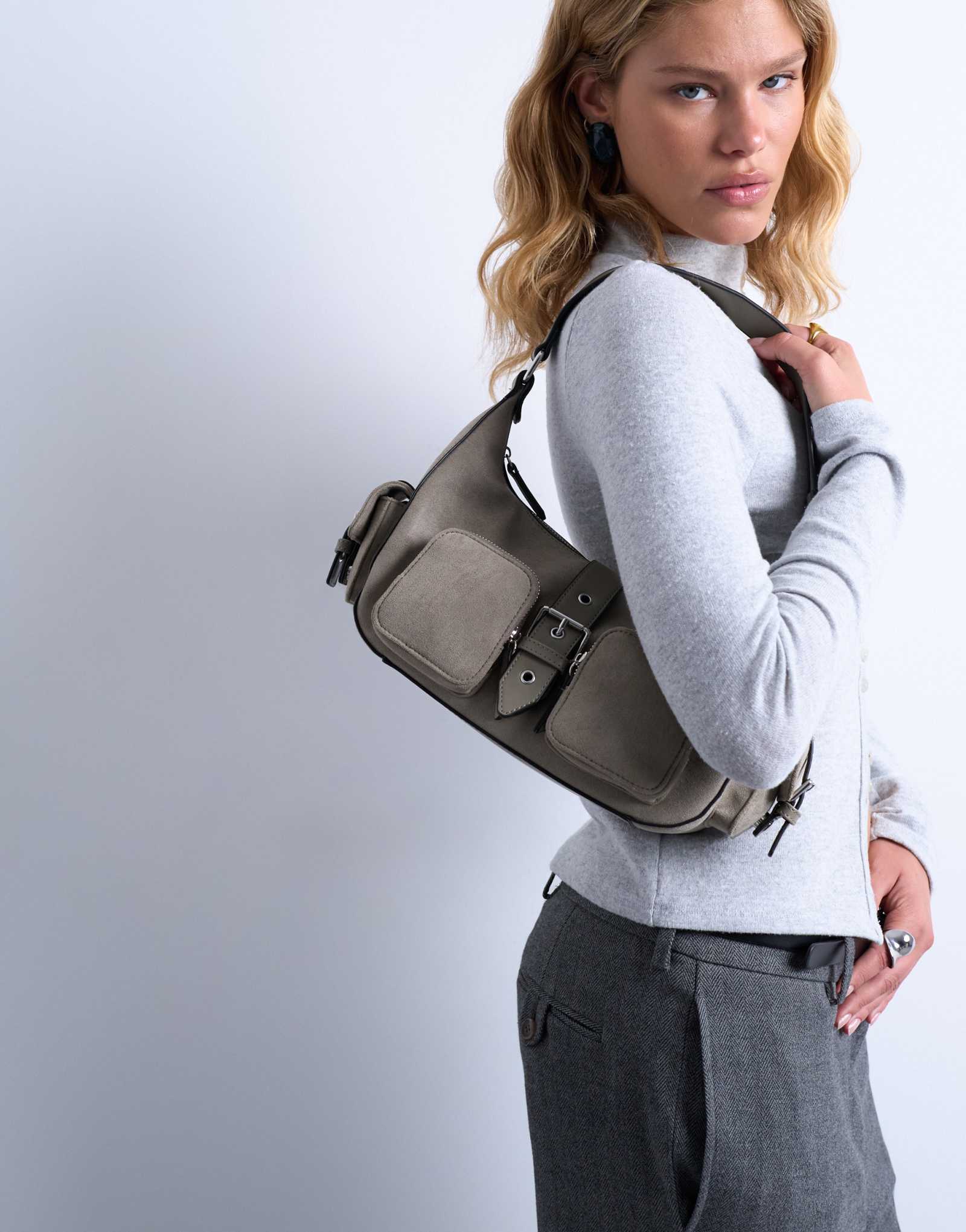 Замшевая сумка через плечо Topshop Sunrise pocket темно-серого цвета