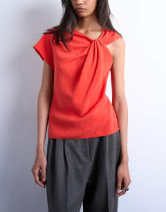 Super soft cupro knot detail top in red