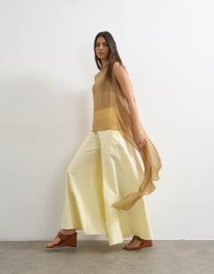 Super wide leg  A line trouser in ecru