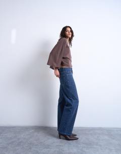 Model wearing Super wide sleeve tee in chocolate