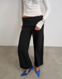Model wearing Supersoft turn detail wide leg trouser in black