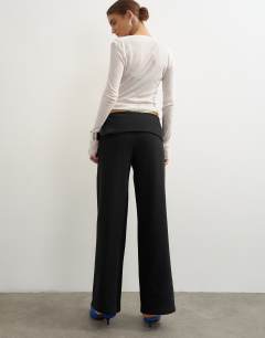 Model wearing Supersoft turn detail wide leg trouser in black