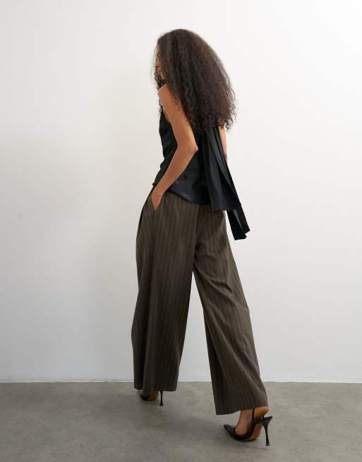 Topshop supervida byxor med vida ben i chokladrand, 4 av 5