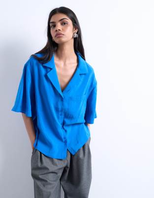 Topshop - Superweiches Cupro-Hemd in Kobaltblau
