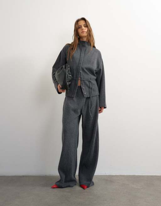 Topshop - Co-ord set van superzacht jack met knoopsluiting en strikdetail en joggingbroek in antracietgrijs, 2 van 3