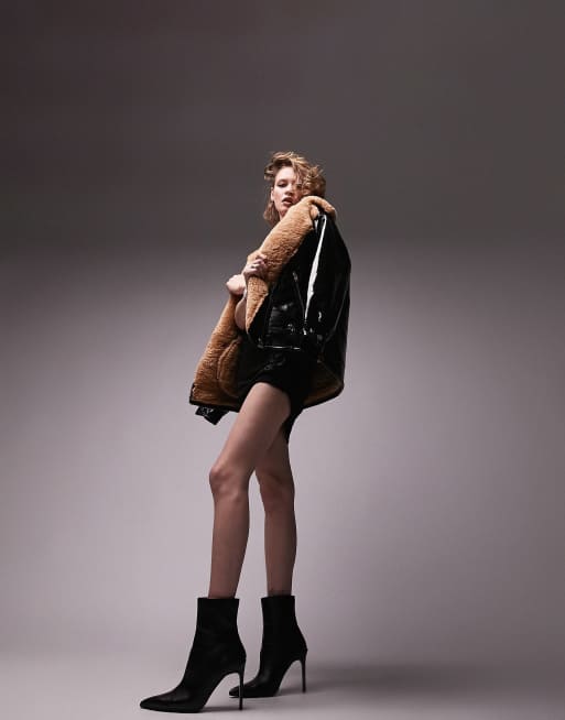 Topshop – Svart bikerjacka i oversize, pilotstil, läderimitation och vinyl med foder i fårskinnsimitation