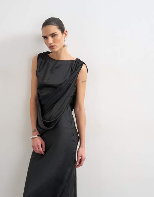 Topshop – Svart maxiklänning i satin med båtringning och drapering framtill, 2 av 4