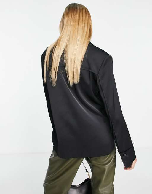 Topshop – Svart satinskjorta med råskuren kant, 2 av 4