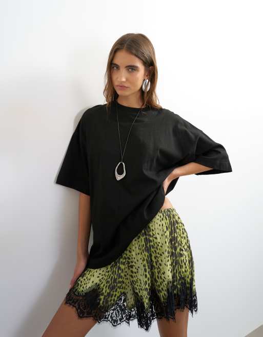 Topshop – Svart t-shirt i oversize med sänkt axelsöm, 2 av 4