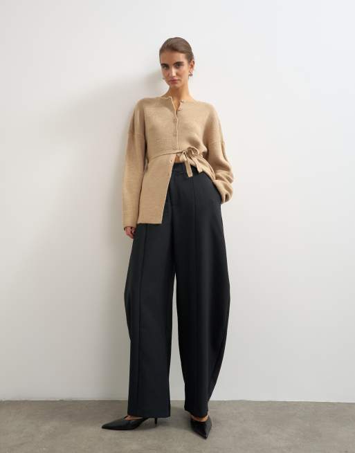 Topshop – Svarta barrelbyxor, del av set, 4 av 5