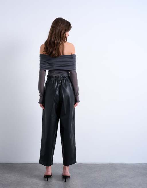 Topshop – Svarta byxor i dra på-stil och udda längd i läderimitation, 3 av 5
