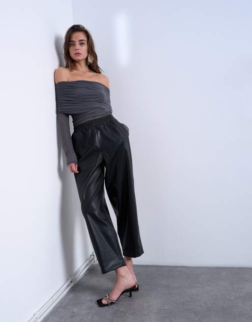 Topshop – Svarta byxor i dra på-stil och udda längd i läderimitation, 5 av 5