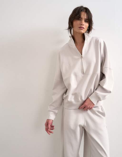 Topshop - Sweat en maille interlock avec manches longues et col cheminée zippé - Taupe, 2 de 4