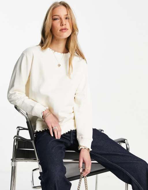 Topshop – Sweatshirt in gebrochenem Weiß mit Rüschenausschnitt