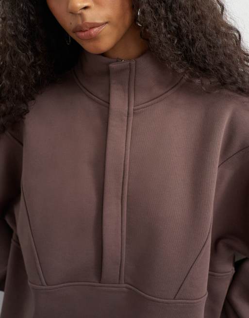 Topshop sweatshirt med hög krage och dold knappslå i moccafärg, 3 av 4