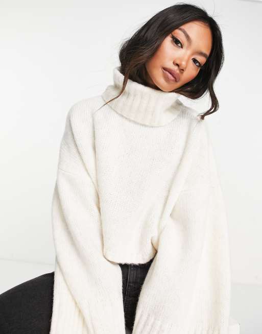 Topshop – Sweter z golfem o bardzo krótkim fasonie w kolorze kości słoniowej