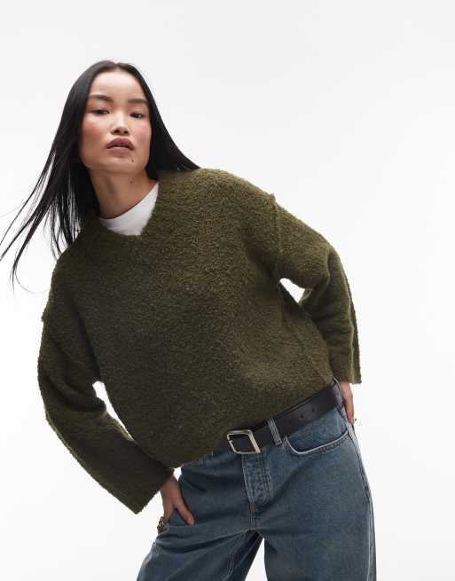 Topshop – Sweter z zabudowanym dekoltem w szpic, z dzianiny boucle w kolorze khaki