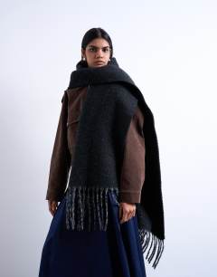 Sydney blanket scarf in black & grey