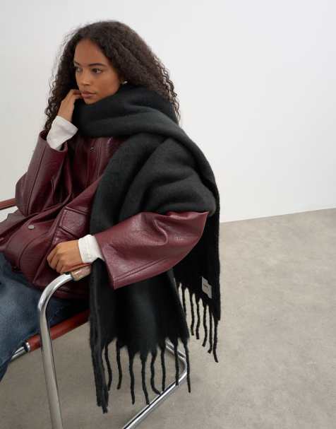 Topshop Sydney blanket scarf  in black - view 1