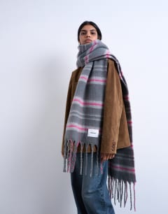 Sydney blanket scarf in grey & pink check