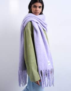 Sydney blanket scarf in lilac