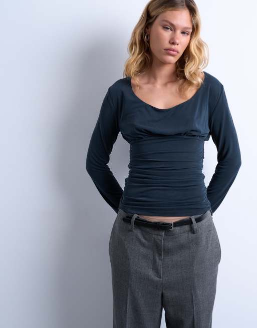 Topshop – Szary marszczony top z długimi rękawami i dekoltem w kształcie litery U z materiału cupro