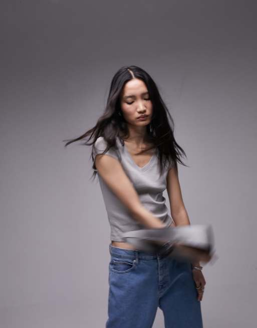 Topshop – Szary prążkowany T-shirt o dopasowanym kroju z dekoltem w szpic