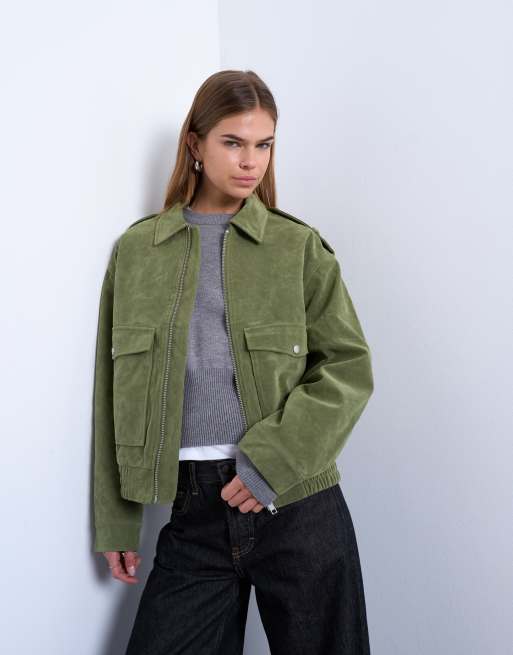 Topshop – Szałwiowozielona kurtka bomberka z imitacji zamszu zapinana na zatrzaski z pikowaną podszewką