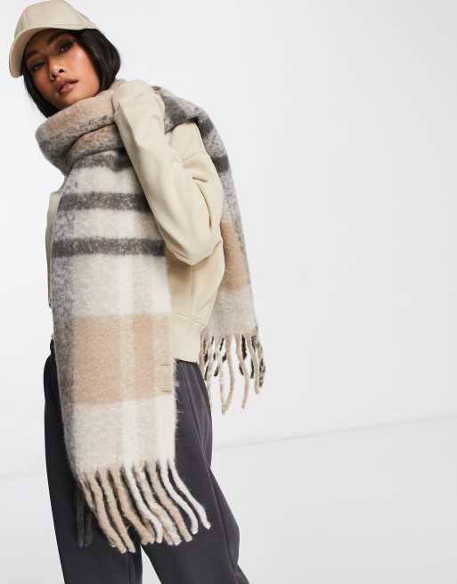 Topshop – Szczotkowany szalik oversize kratkę w kolorze neutralnym - BEIGE