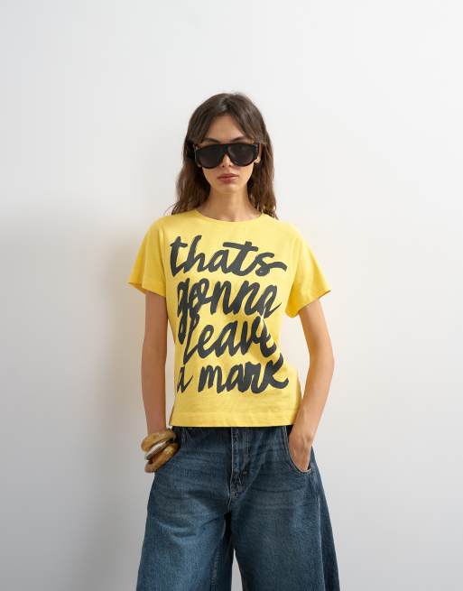 Topshop - T-shirt à imprimé graphique That's Gonna Leave A Mark - Jaune, 3 de 4
