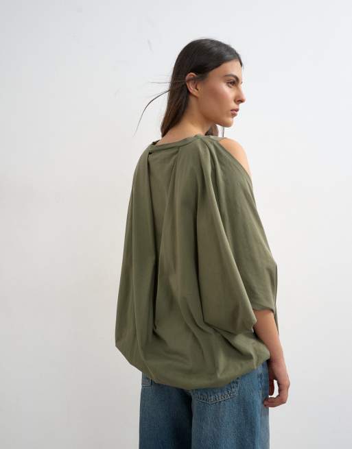 Topshop - T-shirt con mantella drappeggiata kaki, 4 di 4