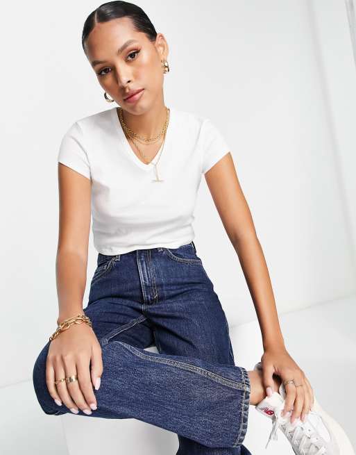 Topshop - T-shirt corta bianca con scollo a V