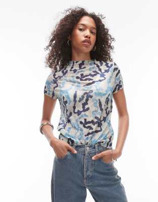 Topshop - T-Shirt in Blau mit Bänder-Print und Knitterstruktur