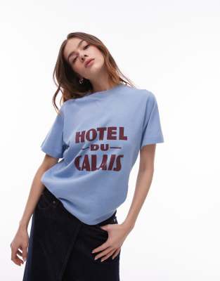 Topshop - T-Shirt in Blau mit „Hotel du Calais"-Grafik