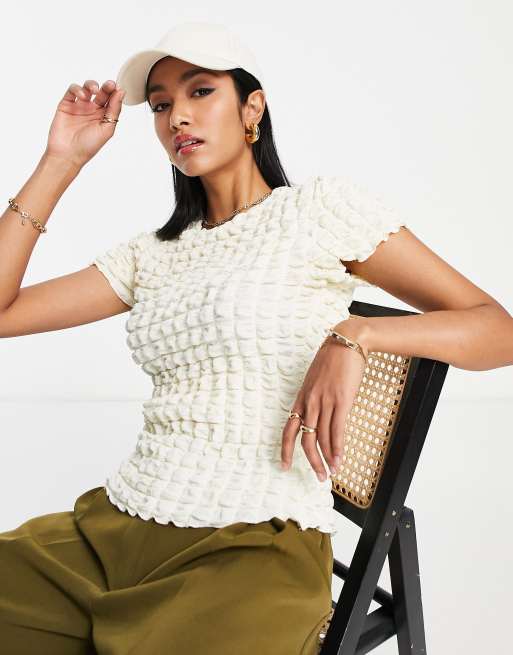 Topshop – T-Shirt in Cremeweiß mit Blasenstruktur