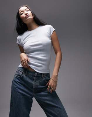 Topshop - T-Shirt in Eisblau mit Spitze und Lochstickerei