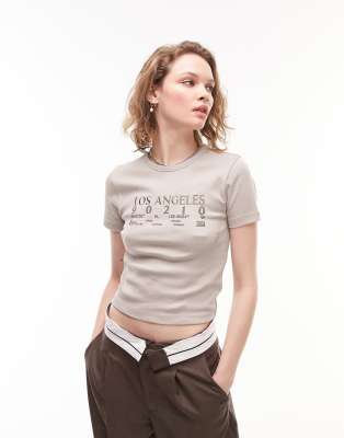 Topshop - T-Shirt in Steinbeige mit gestickte „Los Angeles"-Grafik-Bunt