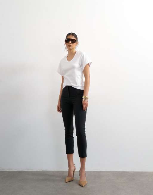 Topshop – T-Shirt in Weiß mit U-Ausschnitt und modellierter Form, 2 von 4