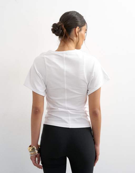 Topshop – T-Shirt in Weiß mit U-Ausschnitt und modellierter Form, 4 von 4